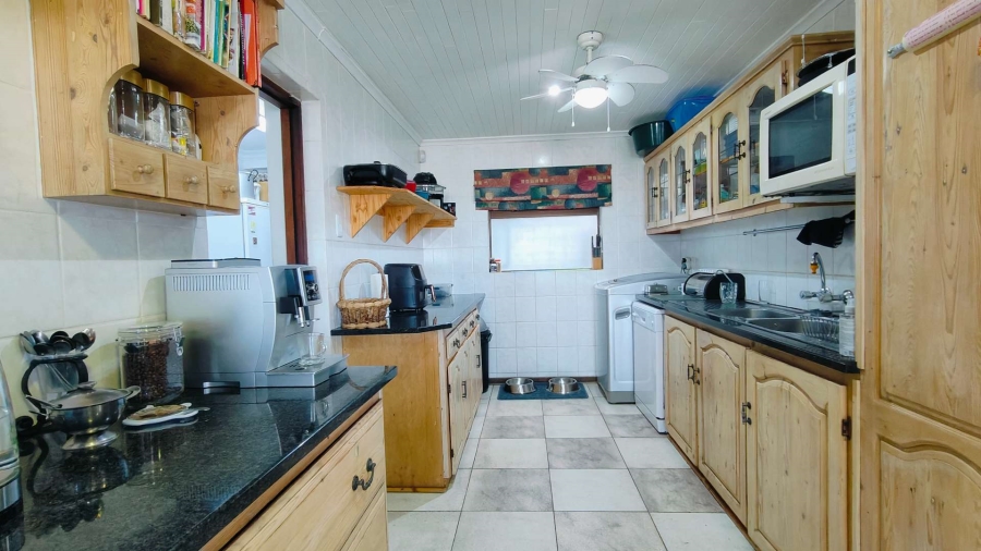 7 Bedroom Property for Sale in Bayview Western Cape